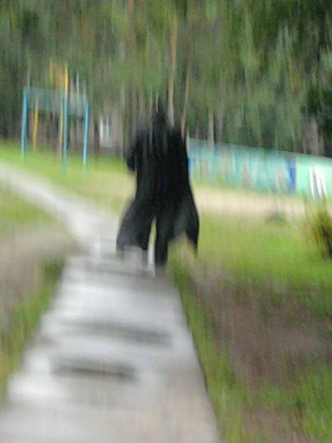 Человек в черном.