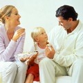 Почему ребенку нужны родители, а не друзья