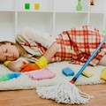 Кого мужчина любит - домохозяйку или домработницу?