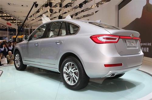 Great Wall IF вид сзади