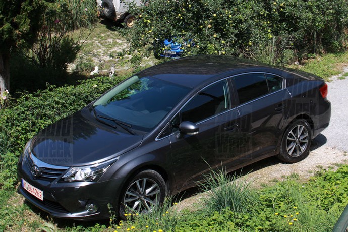 avensis_new_01.jpg