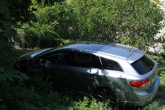 avensis_new_04.jpg
