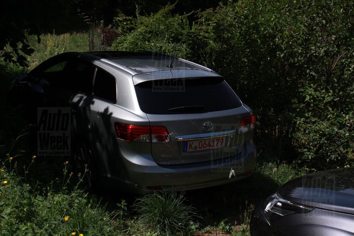 avensis_new_05.jpg