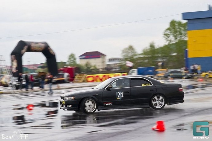 Toyota Chaser ангарчанина Андрея Ружникова: 2JZ-GTE VVT-i R154 полностью регулируемая подвеска, интеркуллер, колы HKS, выворот
