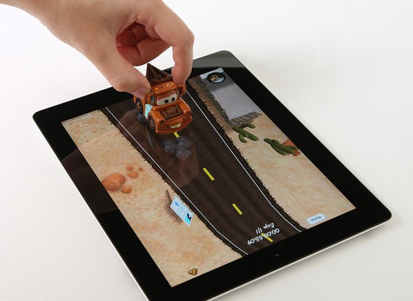 «Тачки» научились ездить по iPad'у