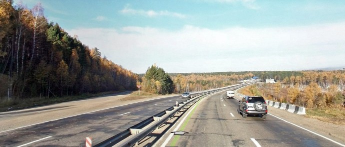 Еловская гора - самое аварийное место на трассе М53 Иркутск - Ангарск. Ограждения между полос установлены.