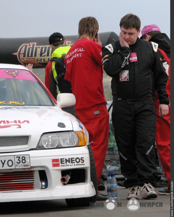 Рома задумался: