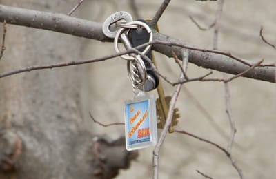 Нашел ключи.