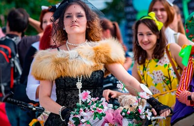 В Иркутске пройдет костюмированный велопарад "Леди на велосипеде"