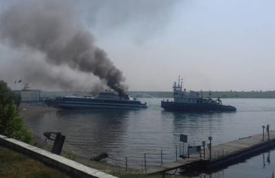 Теплоход "Баргузин" загорелся на Иркутском водохранилище