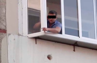 В Иркутске пьяный дебошир угрожал подорвать гранату в квартире с детьми