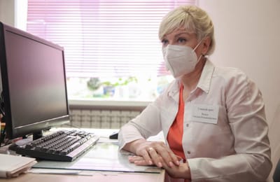 У врачей Шелеховской ЦРБ, которые привились от COVID-19, выработался иммунитет