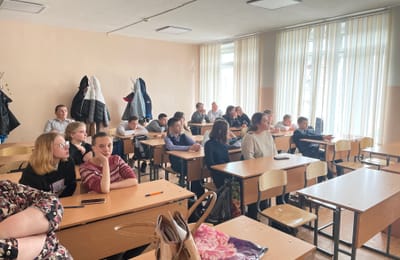 8 микрорайон, 8 класс