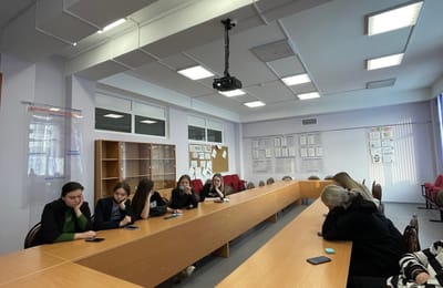 Продолжаем беседы в школах