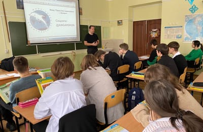 Продолжаем беседы в школах