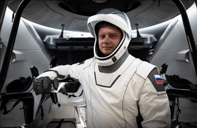Выпускник ИВВАИУ Александр Гребенкин отправился в космос