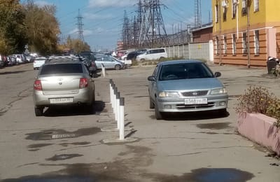 Вы видите здесь нарушение ПДД?