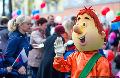 Первомайское шествие в Ангарске.