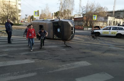 Пересечение Бульварной с Фестивальной 30.04.2019 после 18-00