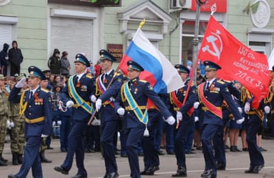 Торжественное шествие по центральной площади Ангарска, посвященное 74-й годовщине Победы, состоялось 9 мая