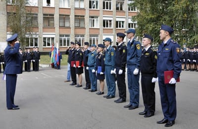 Ведомственные награды были вручены курсанту класса МЧС и педагогу школы № 39 города Ангарска