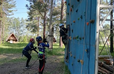 «Первопроходец»: образовательную программу «Школы безопасности» освоили юные спасатели