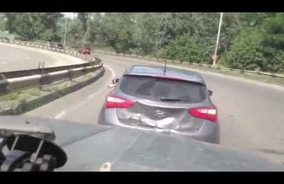 Есть в студии юрист ?