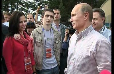 Прикол на селигере - девушка спела свою песню путину