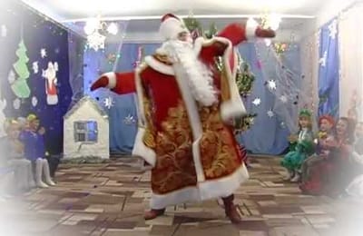 такого дед Мороза и на корпоратив пригласить не стыдно!
