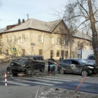 ДТП на перекрестке улиц Пушкина и Сибирской ДТП на перекрестке улиц Пушкина и Сибирской