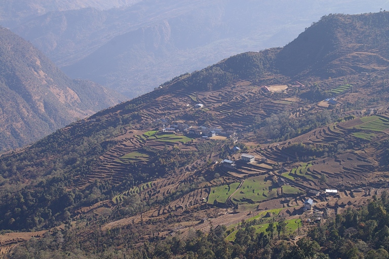 Деревня Нунтала, высота 2200.  Гималаи.