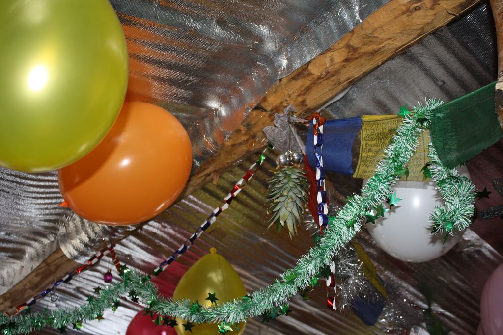 праздник к нам приходит