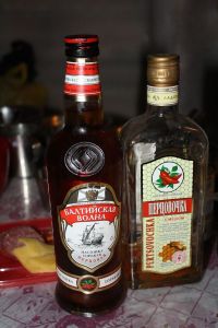 две подруги, две сестры