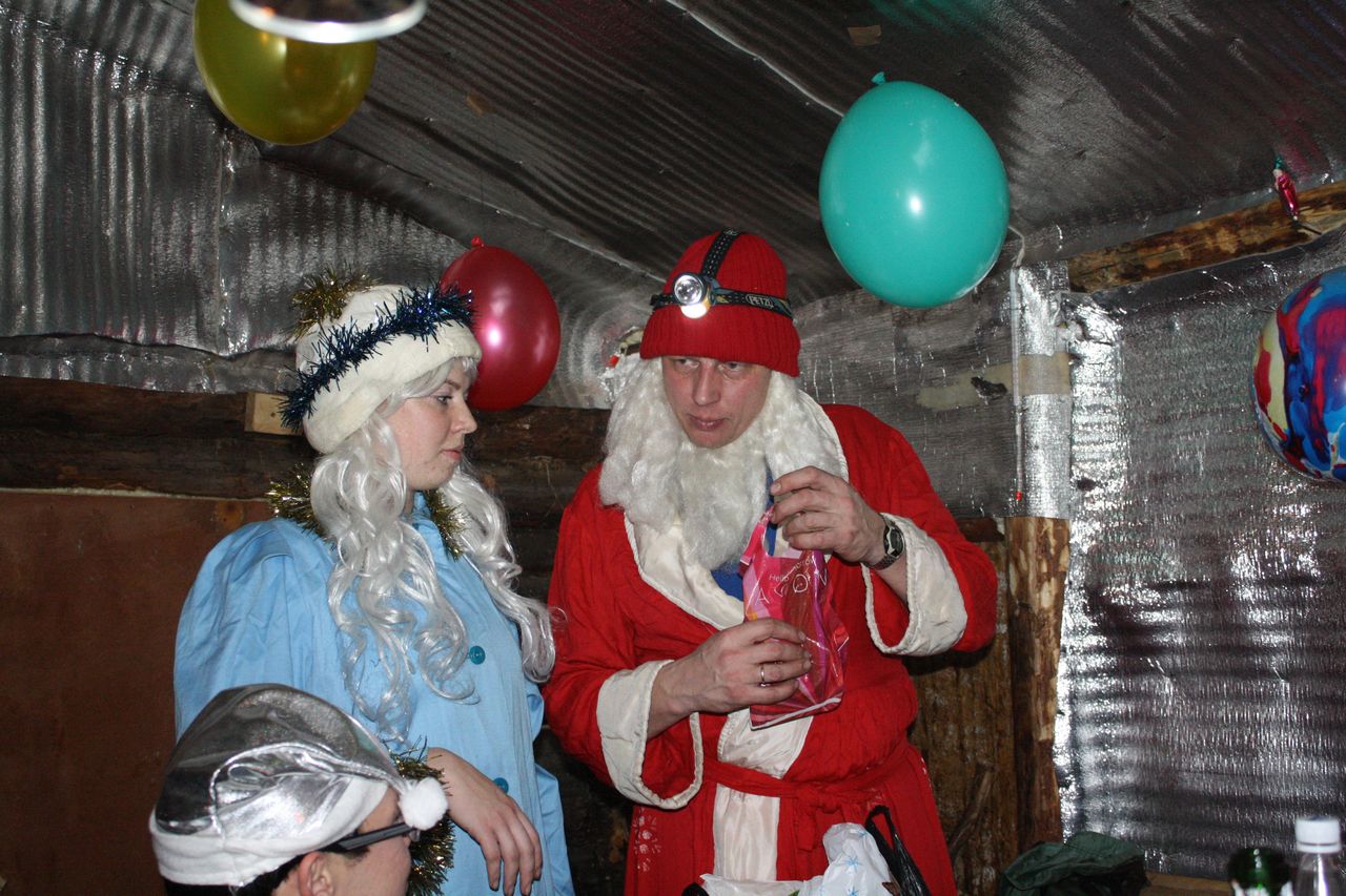 Деде Маразм  и Снегурочка