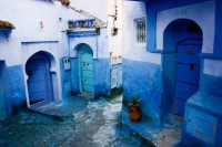 Улицы в городке Шефшауэн на юго-западе Марокко