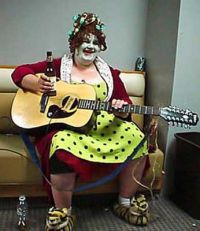 Вы готовы сделать все, чтобы только нам понравиться. Спасибо!