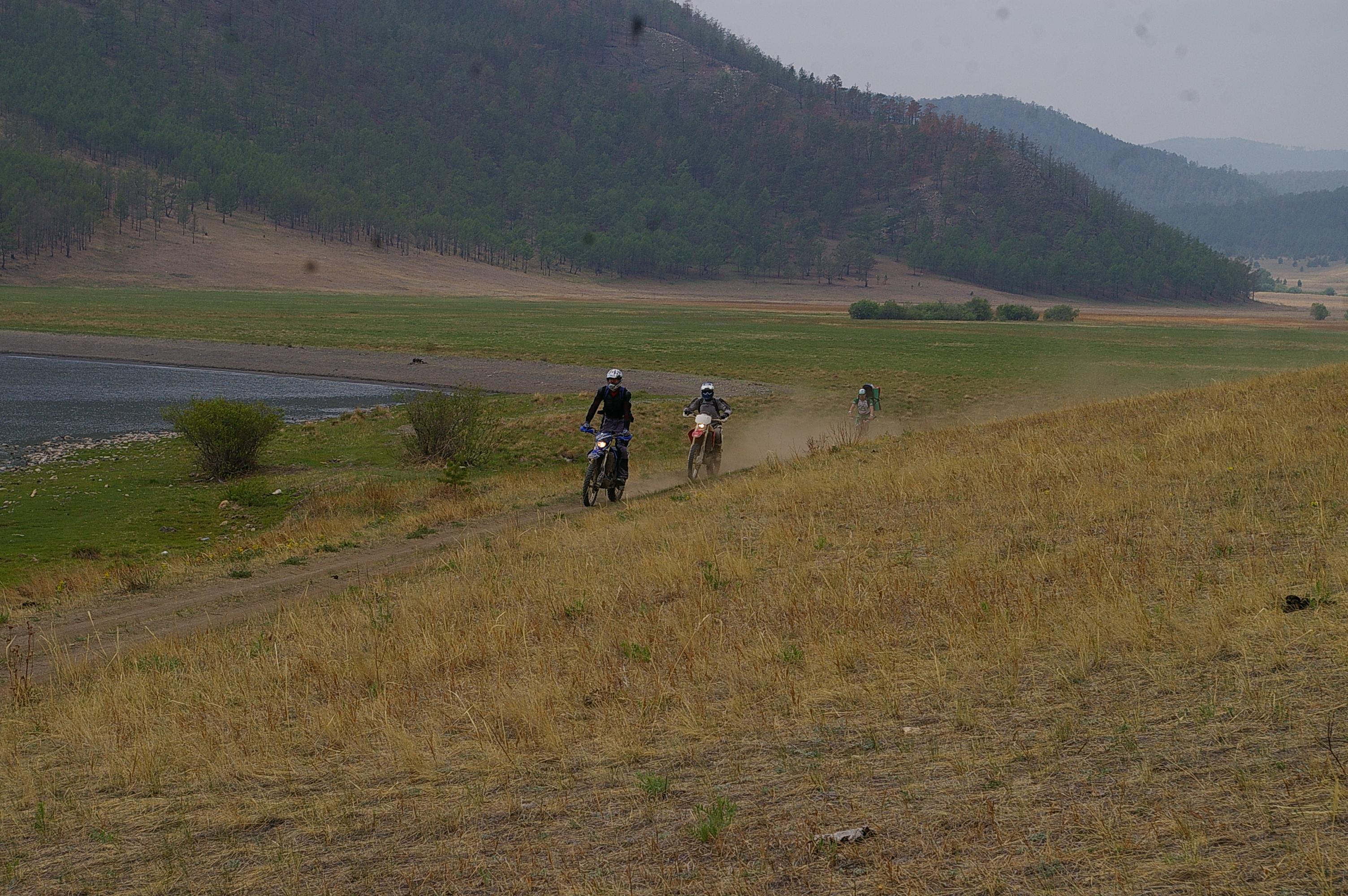 мотобайкеры пылят