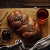 Решил чайку попить, достал батон... Решил чайку попить, достал батон...