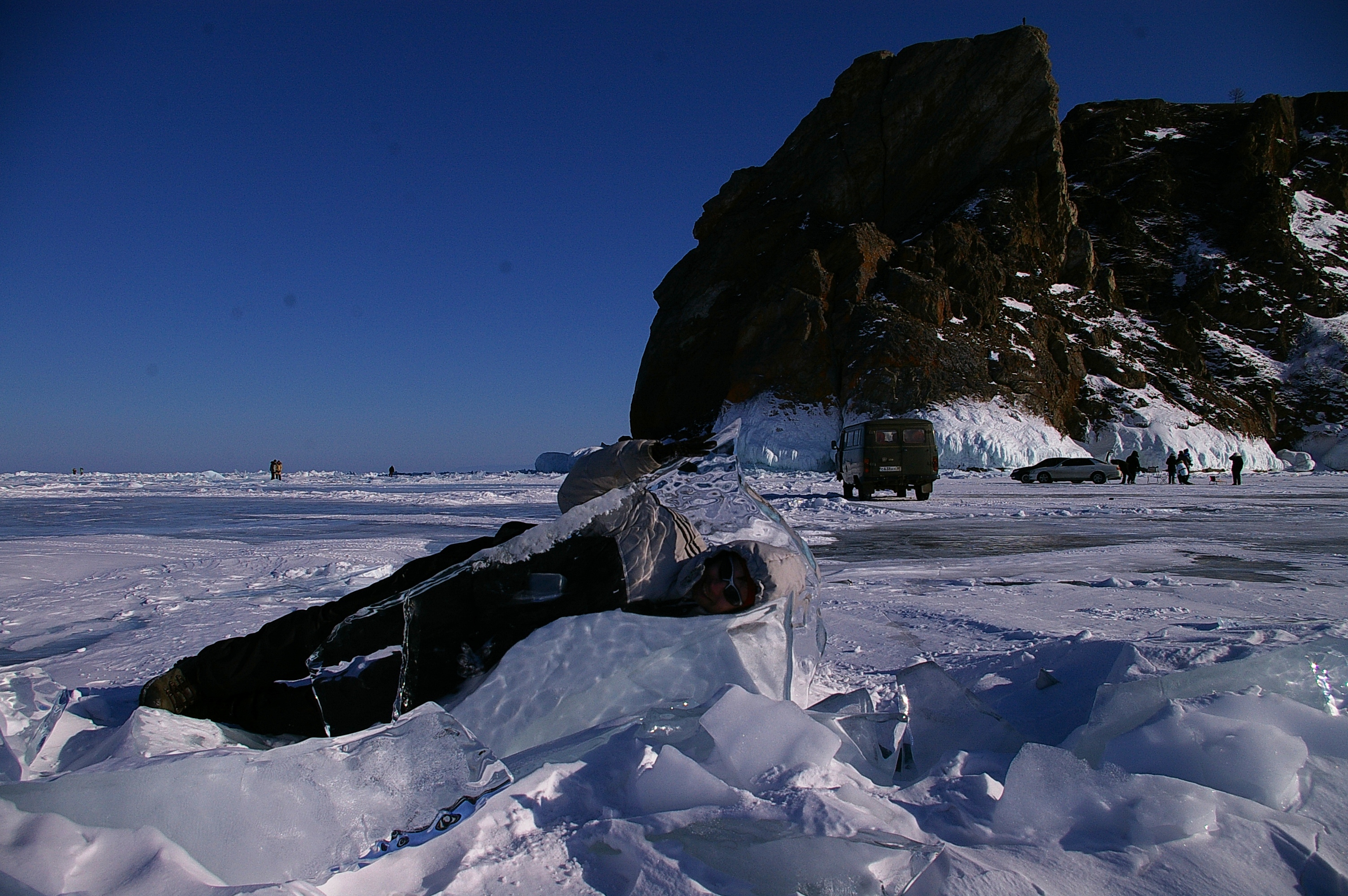 останки ледяной избушки
