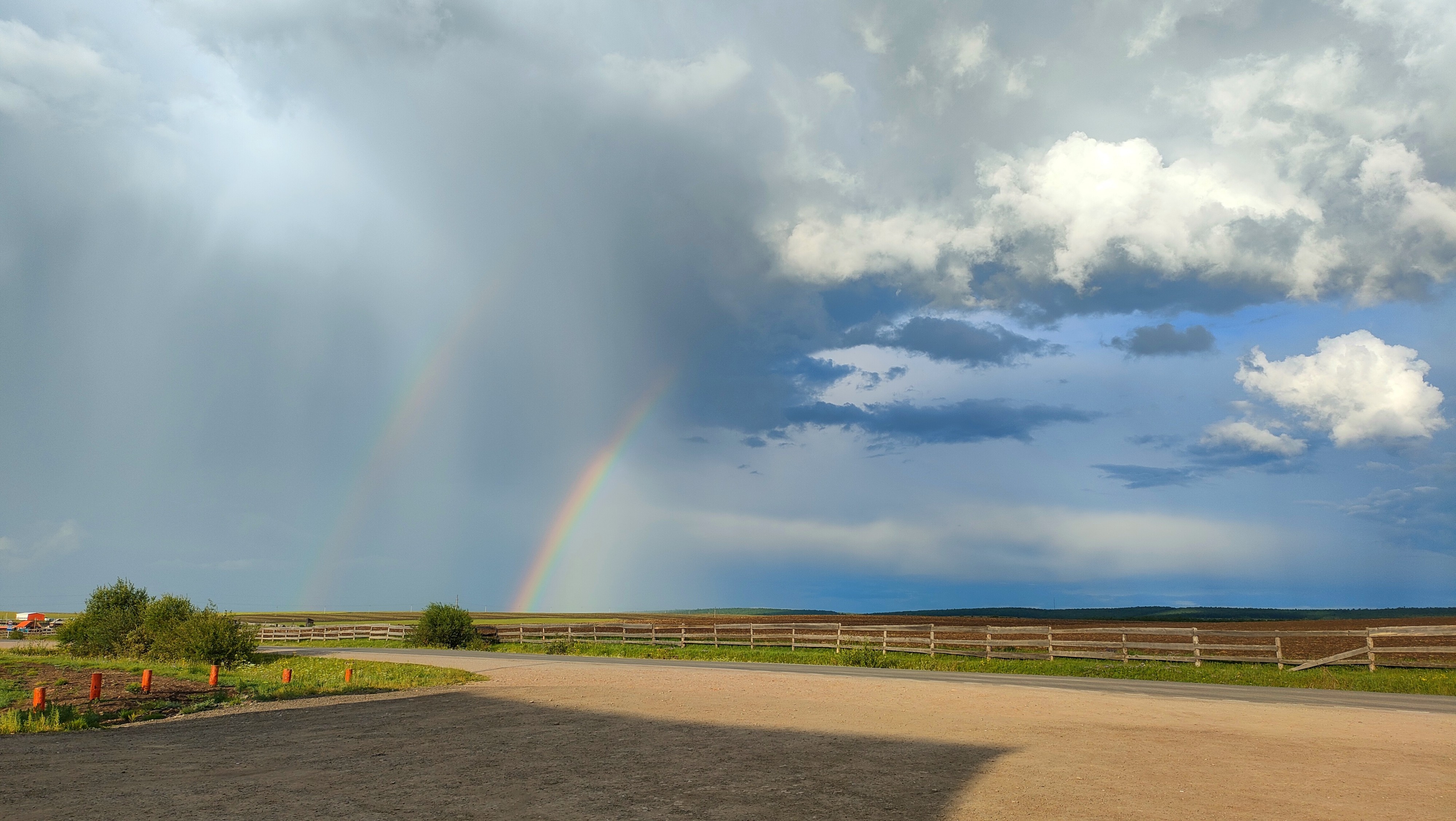 Двойная радуга - хороший знак 