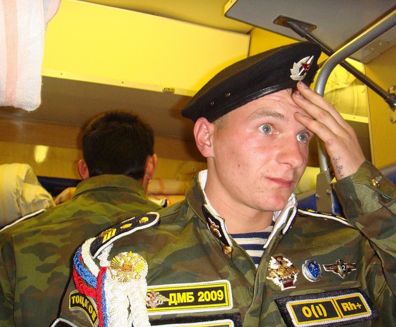 - А родные меня в таком прикиде узнают ли?