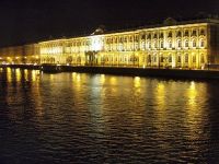 Вид на Зимний со стороны Васильевского острава