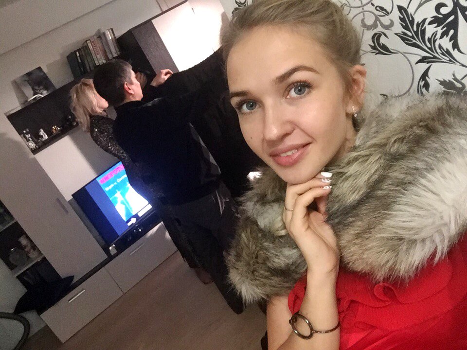 Яна Попова на съемках мини-сериала про молодоженов Дрелькиных. Гламуррр))))