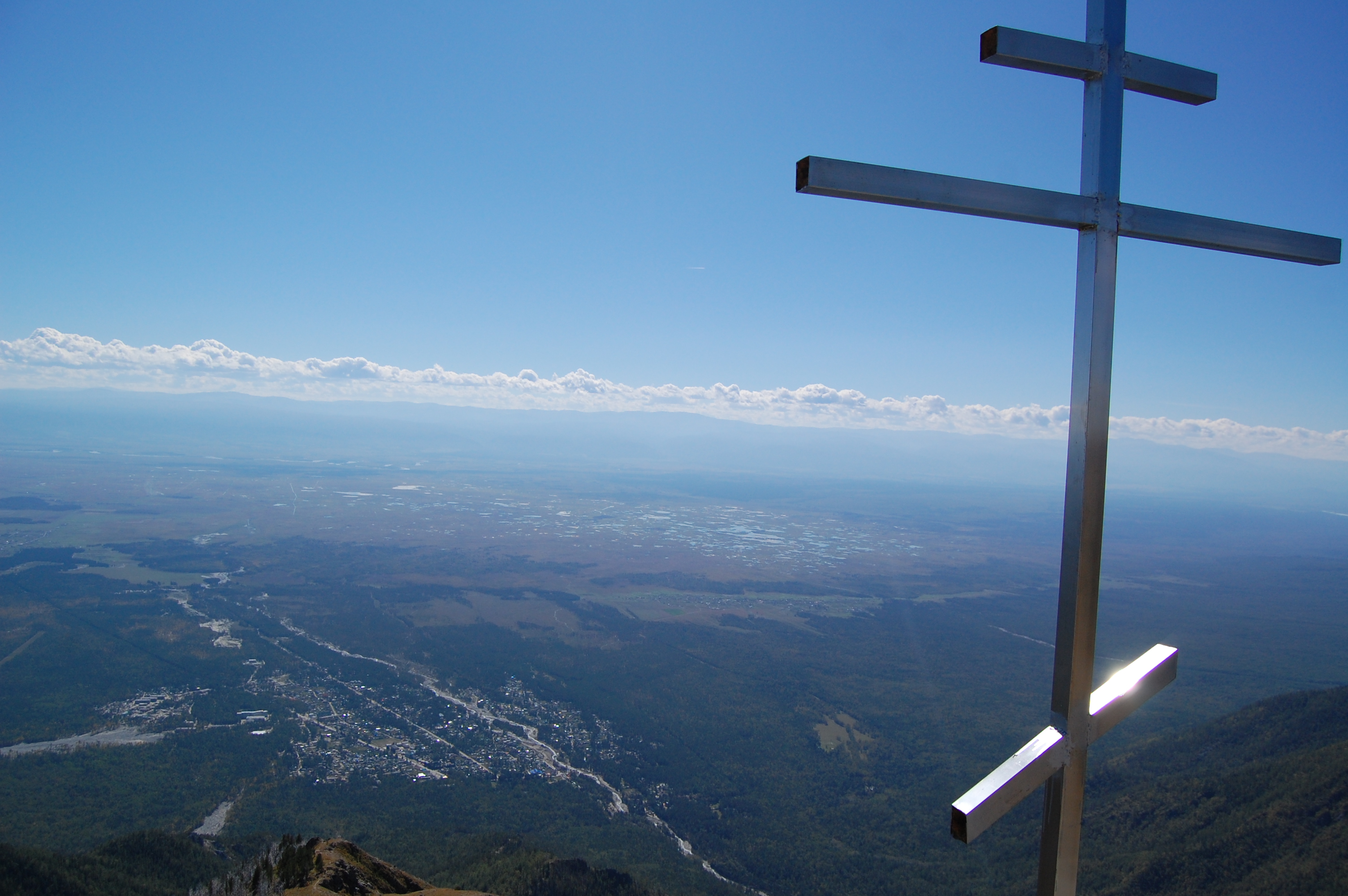 Где гора - там и долина (с) Где гора - там и долина (с)