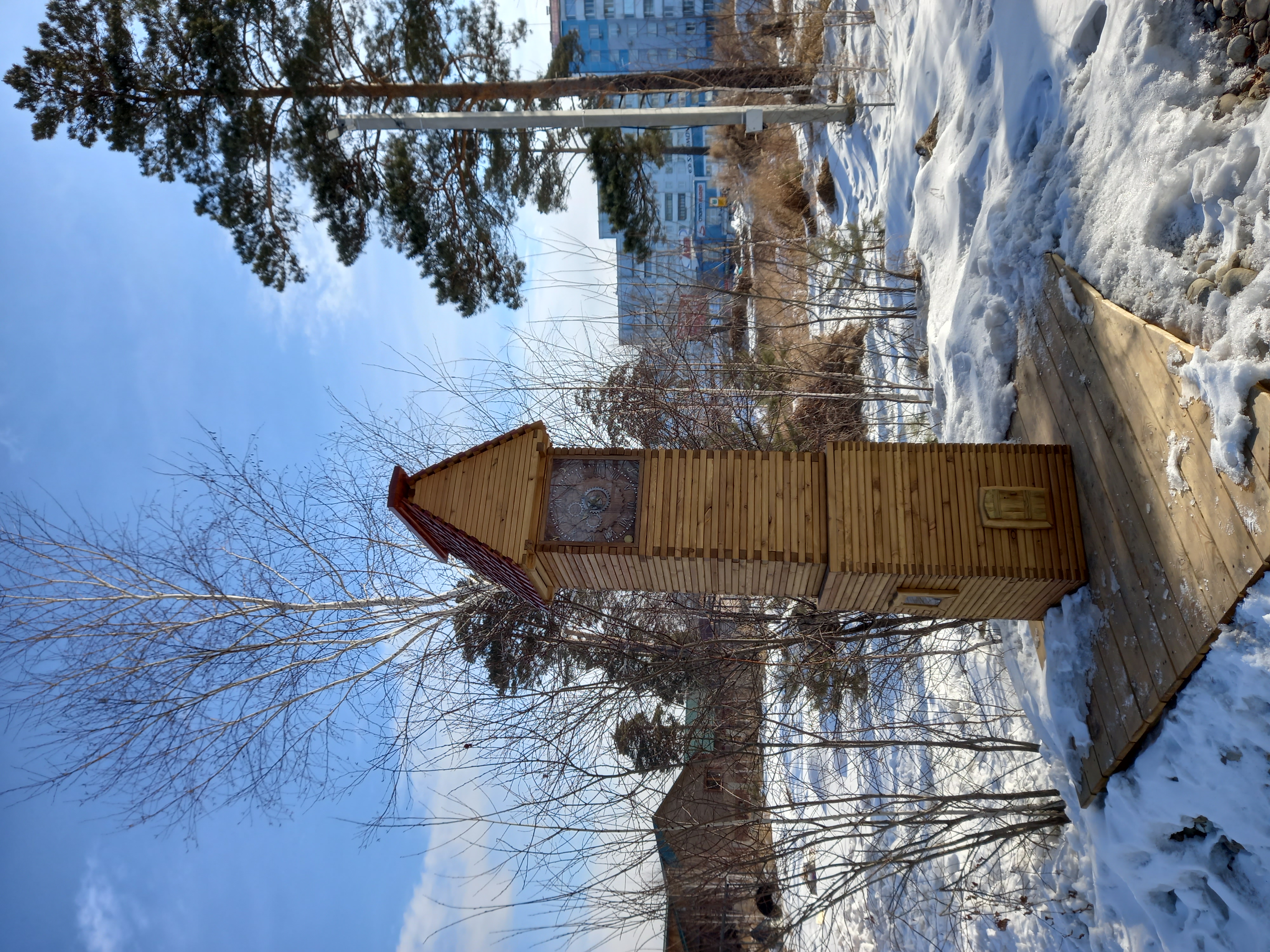 Интересные часики напротив 29м/р