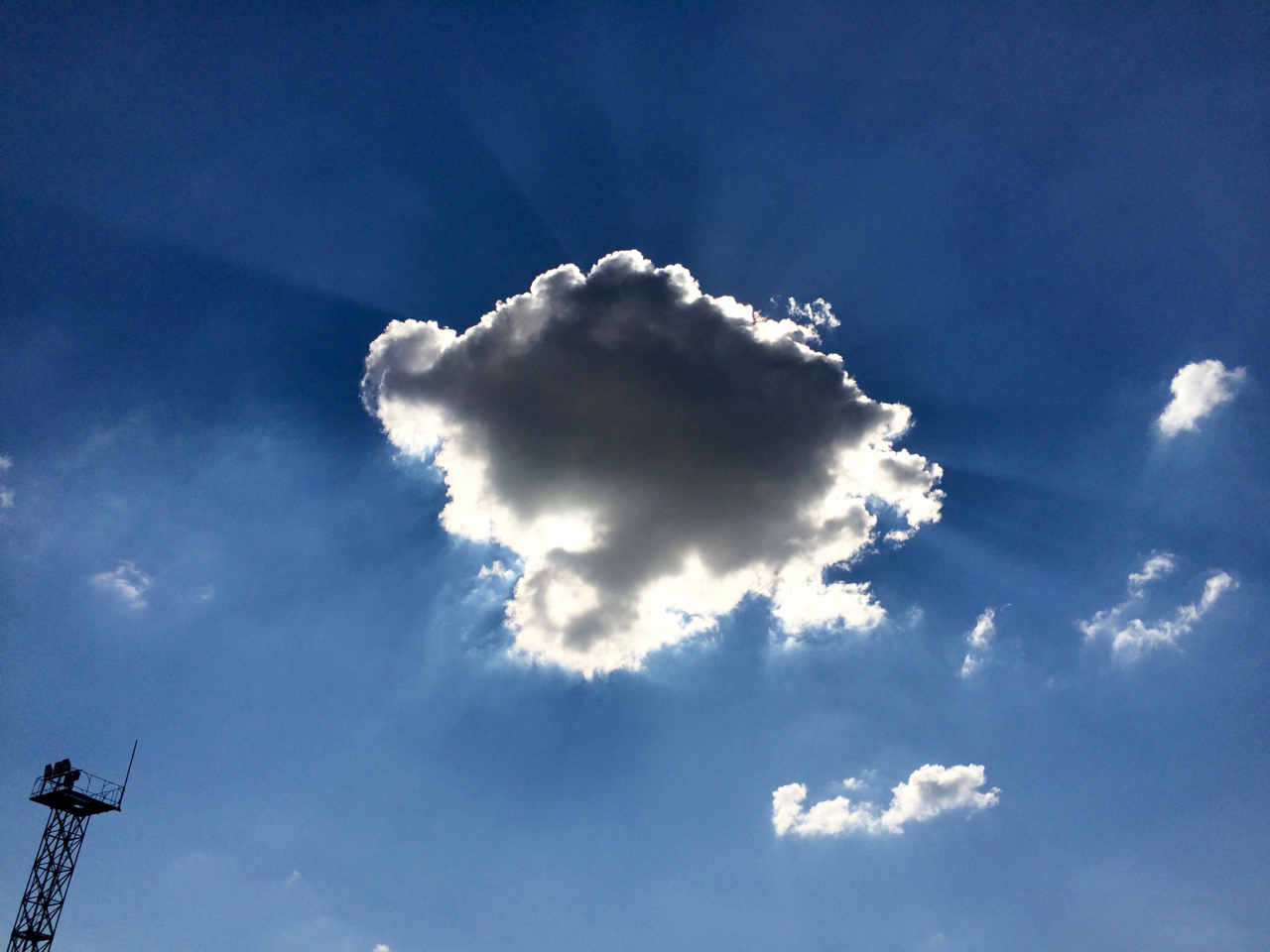 Интерференция солнечного света в облаке