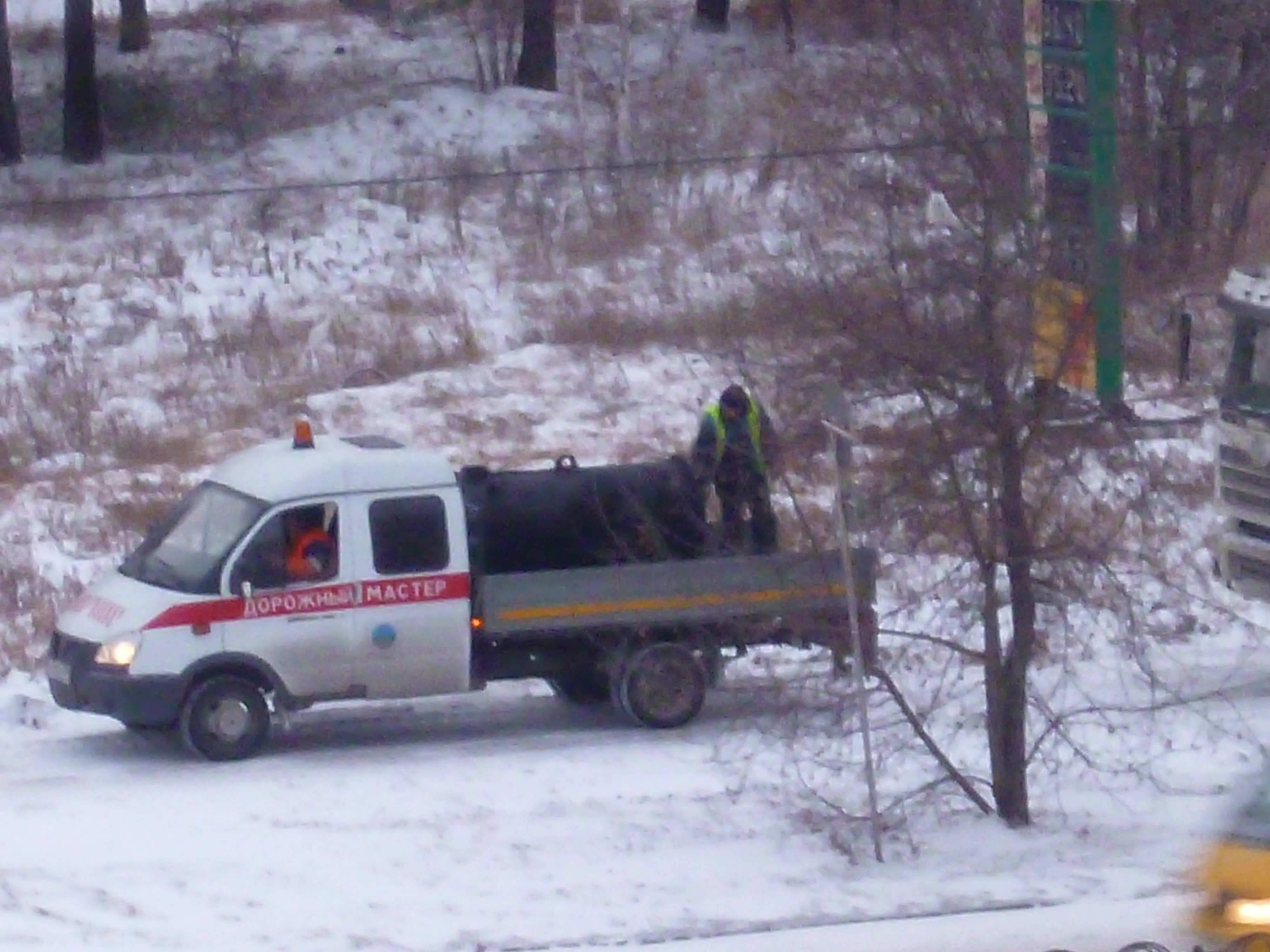 Водичка из бочки-в которой варят гудрон)))