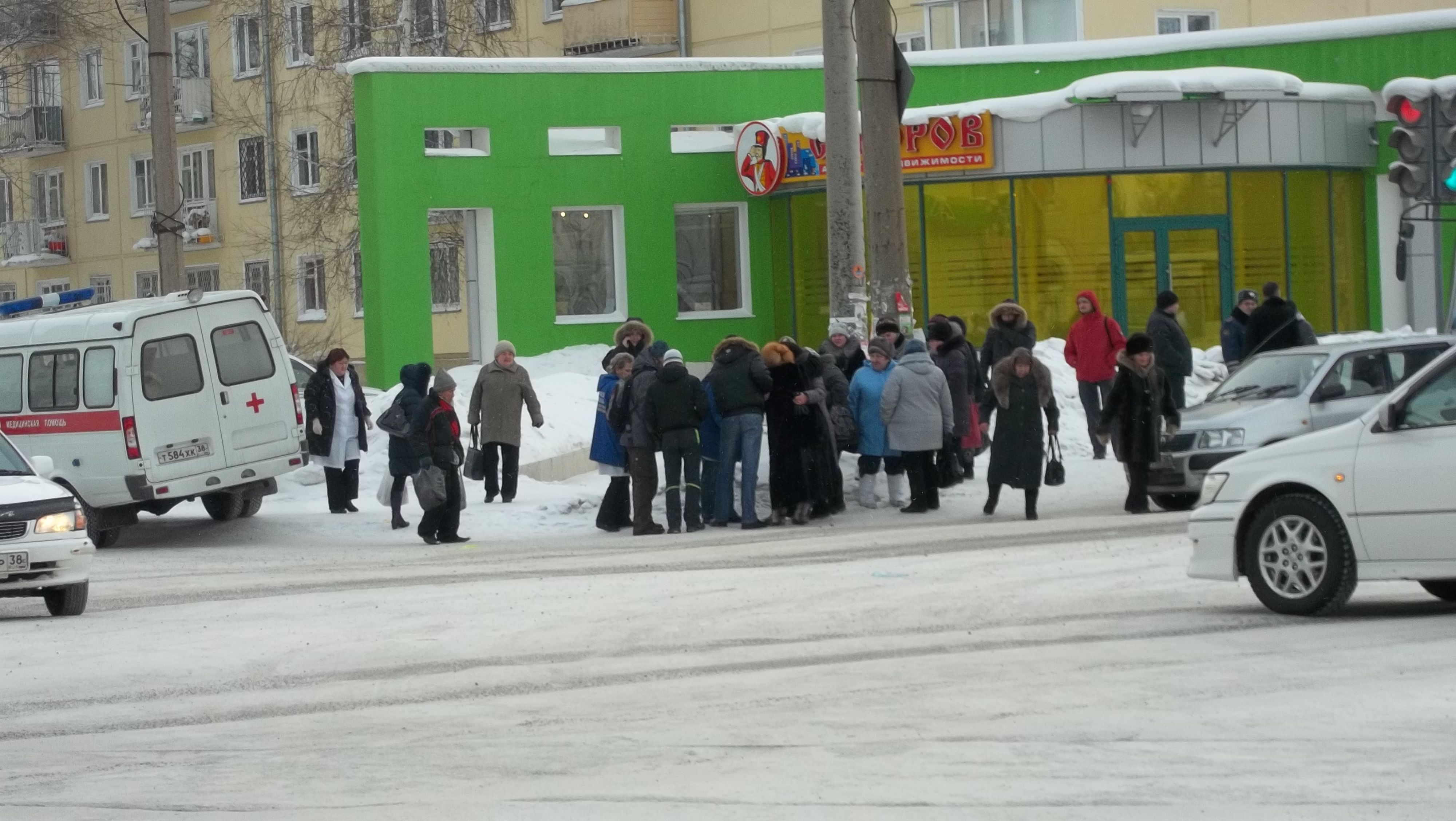 перекресток ул. Горького и Московской. 6 февраля, 17.10 