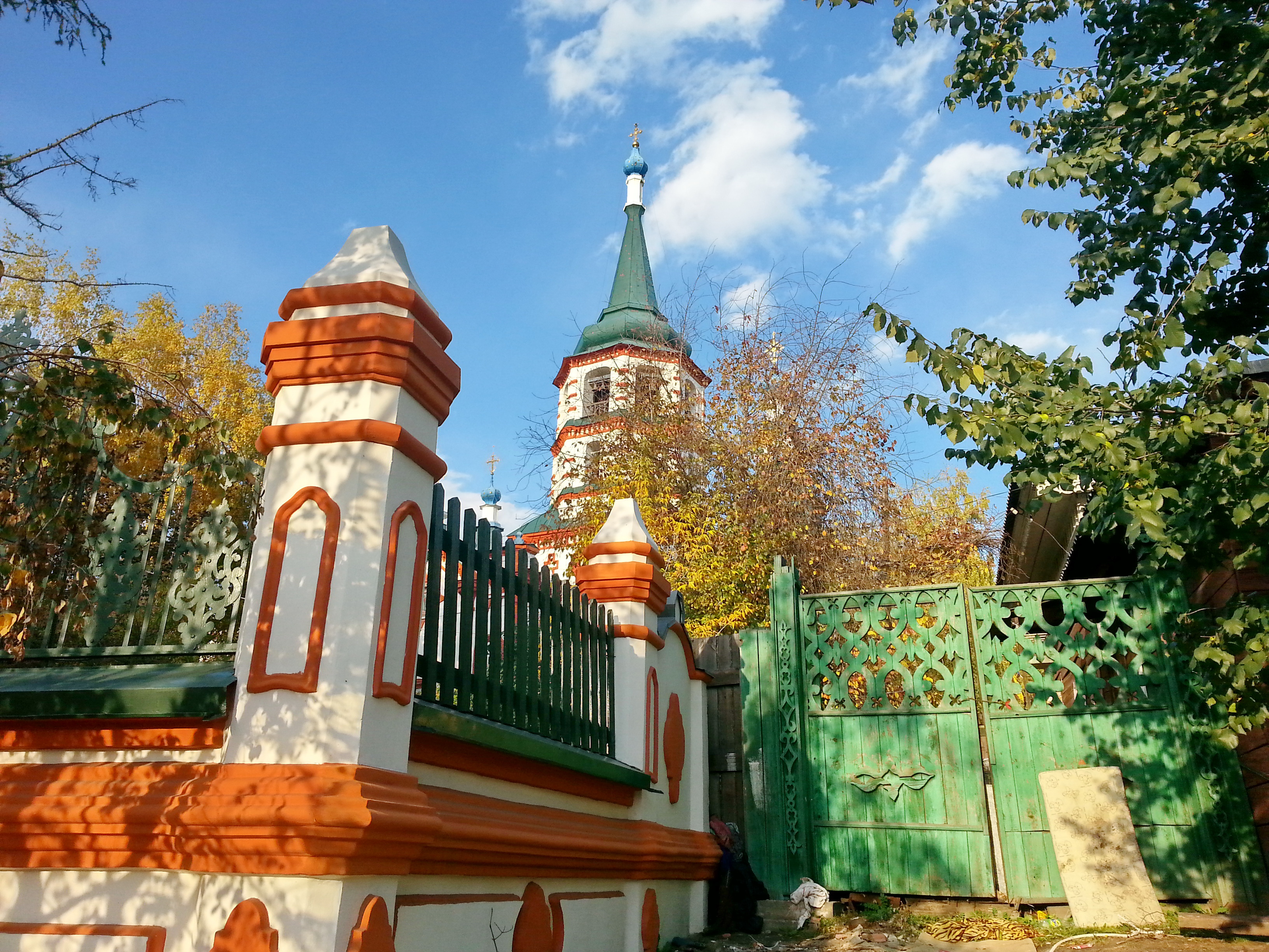 Церковь воздвижения честного и животворящего креста Господня