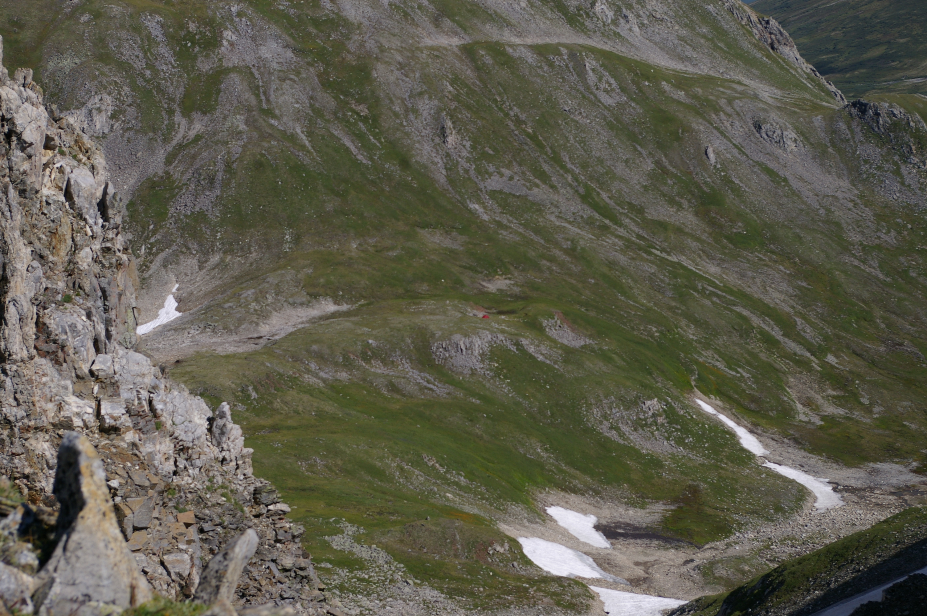 видите красный пискел по центру - это и есть наша палатка!